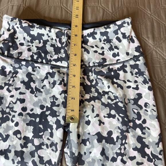 Victoria Sport sz Small Long Leggings Gray White Pink Animal Print Soft - Picture 7 of 8